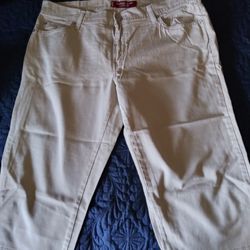 Capri Levi's size Check Nex Pic