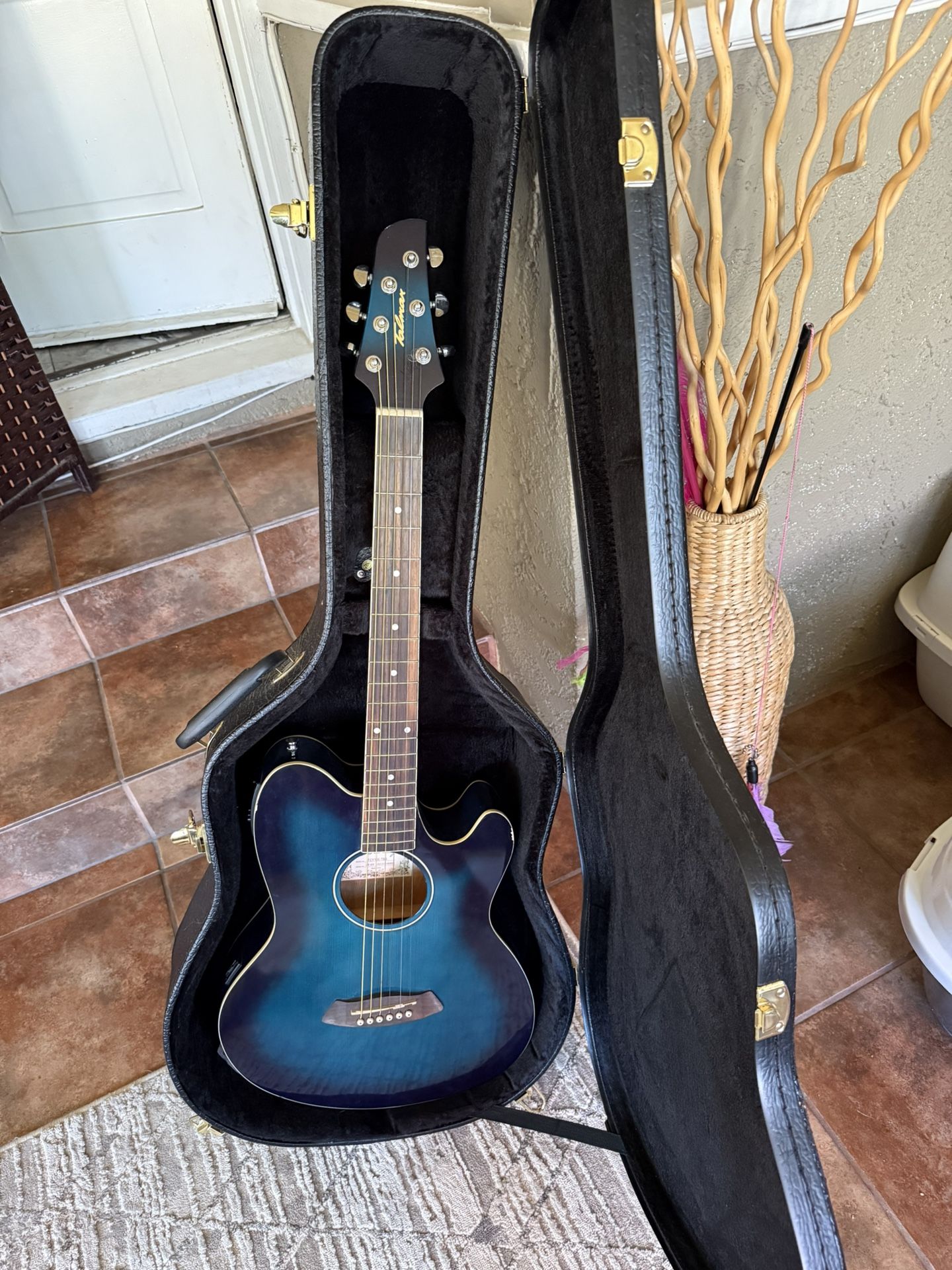 Ibanez Talman TCY10E Acoustic-Electric Guitar with Guitar Case