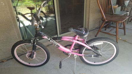 Girls Huffy Miss Behavin' bike