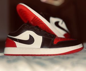 Air jordan 1 low for GREAT PRICE,  size 11