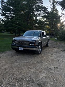 2006 Chevrolet Silverado Extended Cab Pickup Truck
