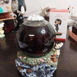 Vintage Snow Globe, Plays" I'm Sitting On Top Of The World"