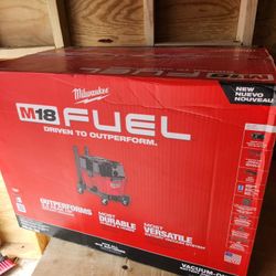 Milwaukee M18 FUEL 6 Gal. Cordless Wet/Dry Shop Vacuum with Filter, Hose, and Accessories