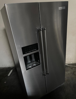 Deal: KitchenAid Stainless Side-by-Side w/ Ice Maker — Clean