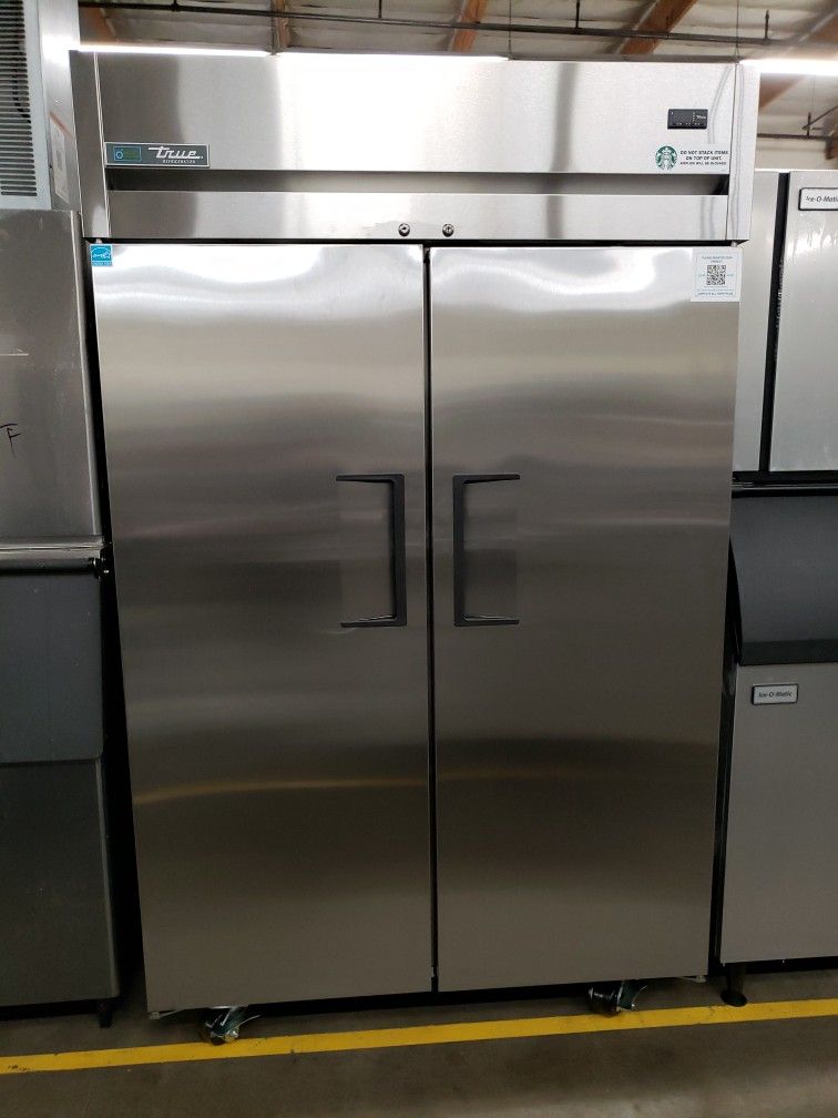 New True TG2R-2S-HC Reach In Refrigerator 2 Doors