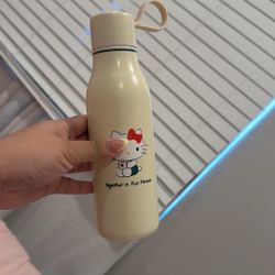 Hello Kitty Starbucks glass 