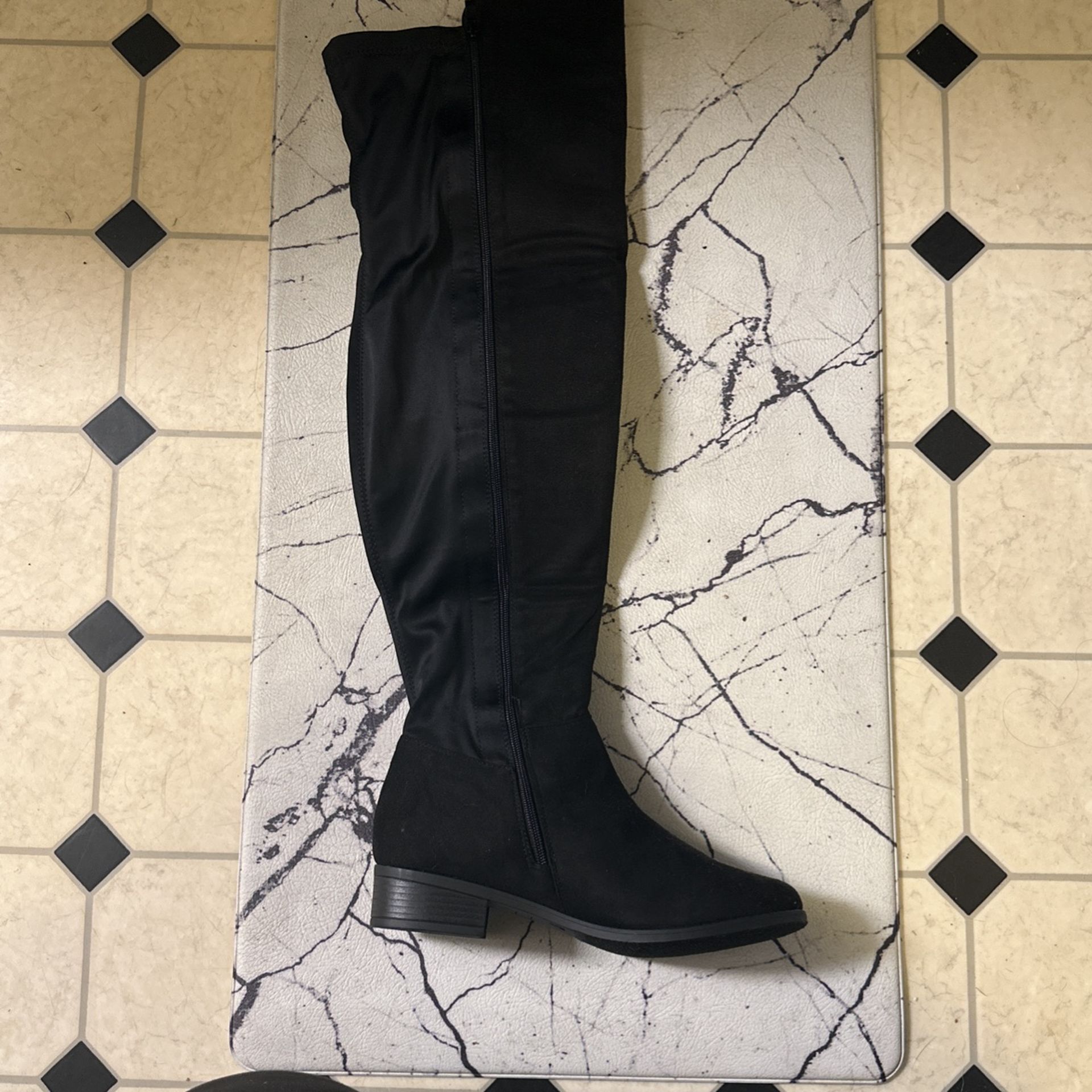 Thigh High Boot (size 11) for Sale in Pumpkin Center, CA - OfferUp