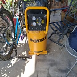 Dewalt Air Compressor 15 Gal Tank 