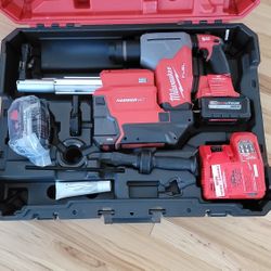 Milwaukee
M18 FUEL 18V Lithium-Ion Brushless 1-1/8 in. Cordless SDS-Plus Rotary Hammer/Dust Extractor Kit, Two 6.0Ah Batteries