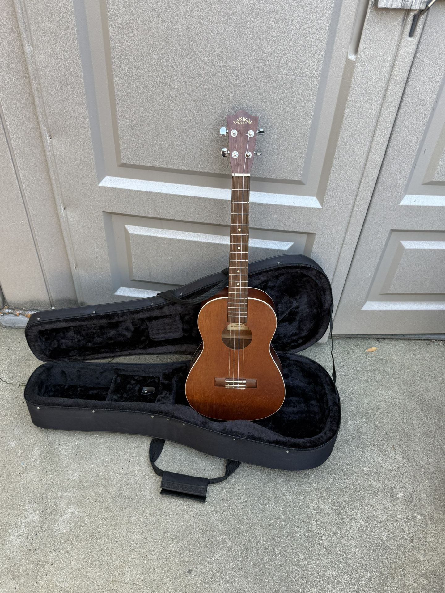 Tenor Ukulele Electric Acoustic . Wooden. 25 Inch Long   New 