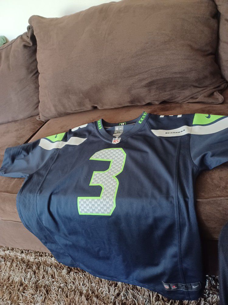 Russell Wilson Seahawks Jersey for Sale in West Haven, CT - OfferUp