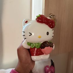 hello kitty ceramic.