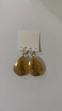 Earing metal