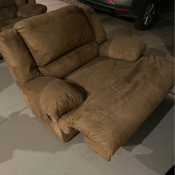 Reclining Couch & Love Seat