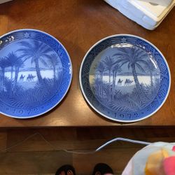  porcelain collectible plates 