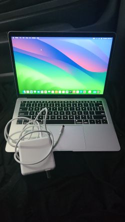 MacBook Air 2018 8gb 120 GB hardrive w charger I can deliver