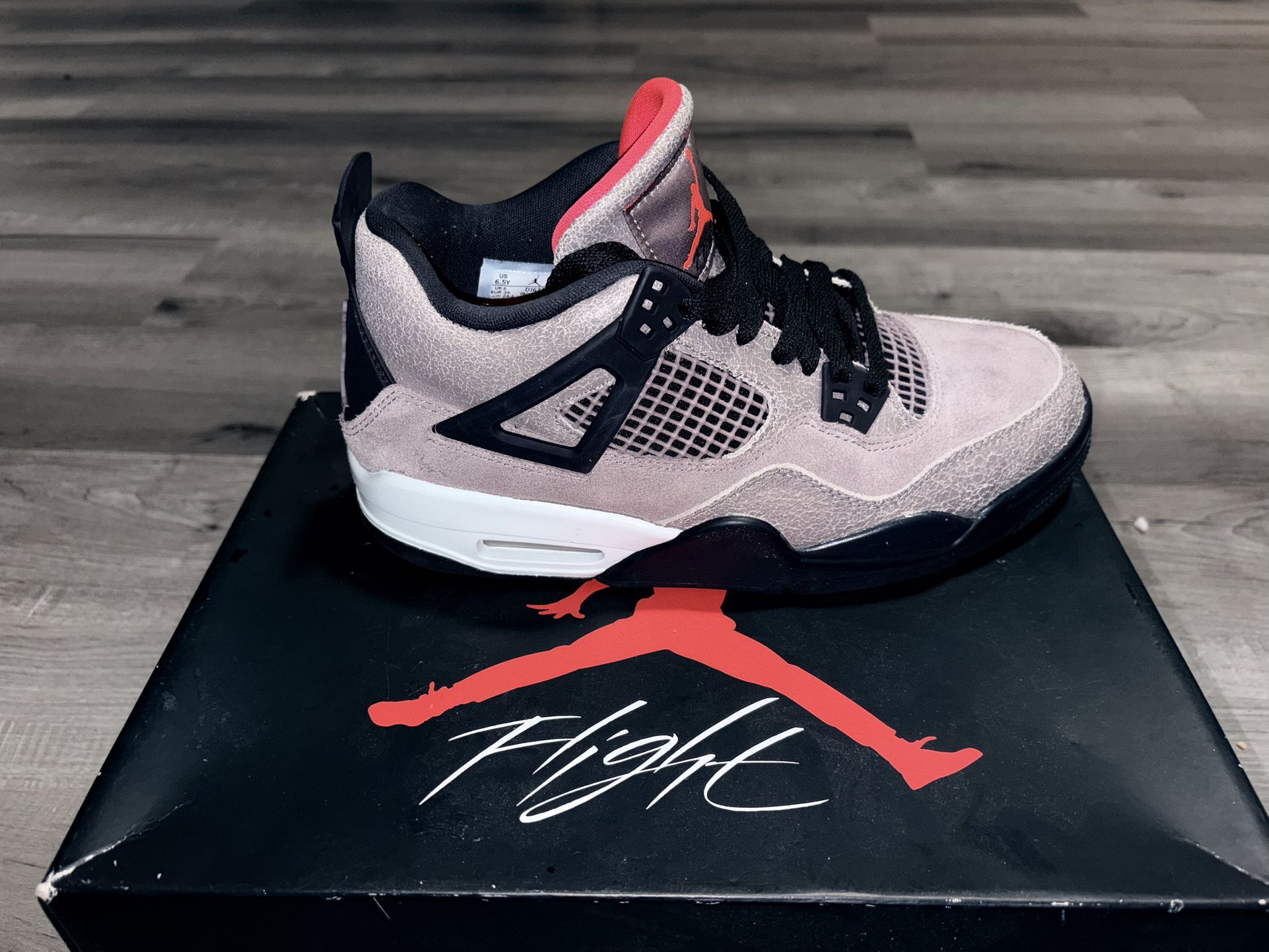 Air Jordan 4 Retro “Taupe Haze” Size 6.5Y/ Women display picture 3