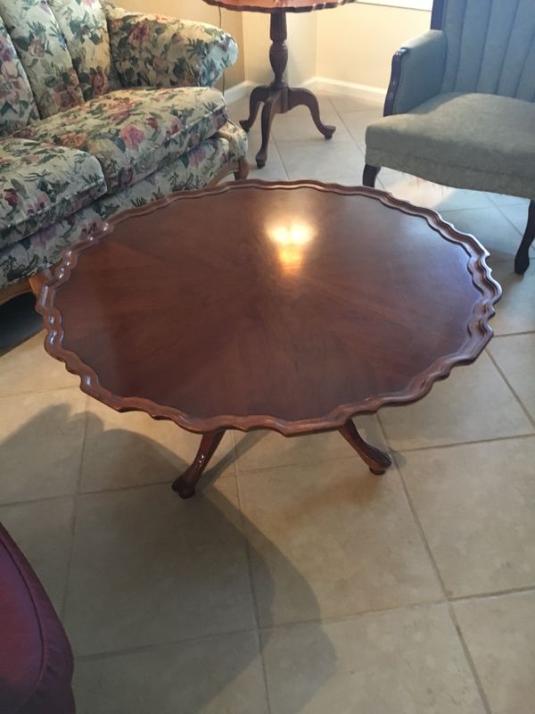 Round Coffee table and end tables set for Sale in Mesa, AZ - OfferUp Round Coffee table and end tables set for Sale in Mesa, AZ - OfferUp