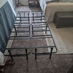 Twin Matress Folding Metal Box spring. 