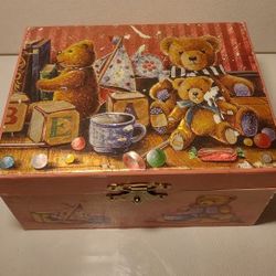 Vintage Bear Music Box. 