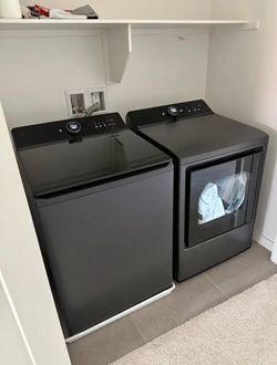 Washer and dryer set like new