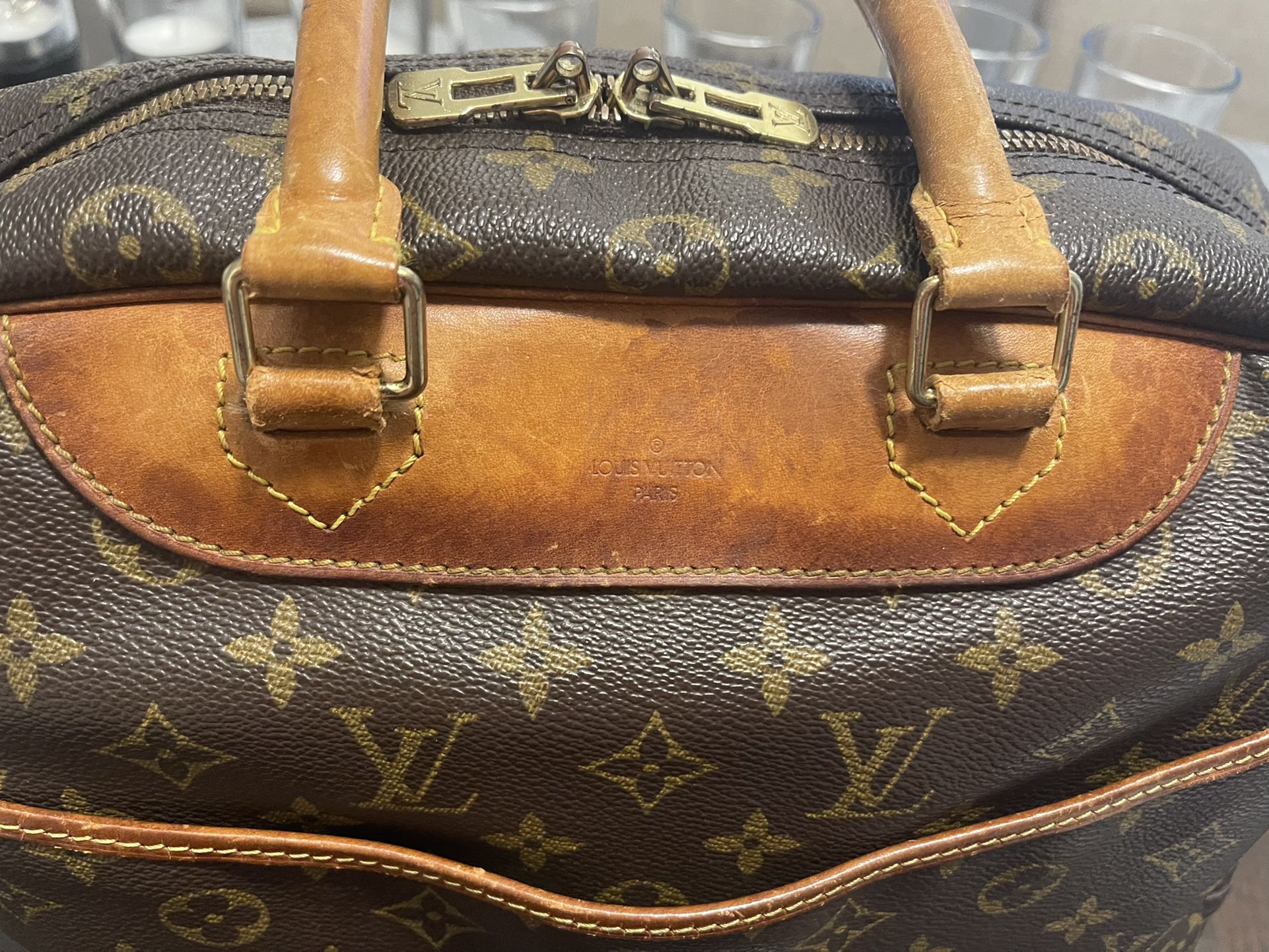 Louis Vuitton Rose Ballerine and Damier Azur City Pouch for Sale in Sunny  Isles Beach, Florida - OfferUp