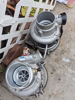 2 HOLSET TURBOS  FOR CUMMINS !!! 750$ EACH
