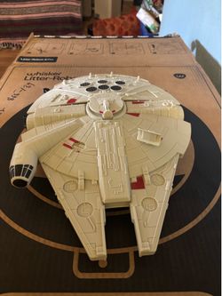 Millennium Falcon Disney Popcorn Bucket