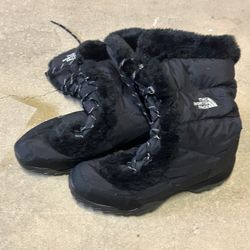 The North Face Nuptse Fur IV Snow Boots