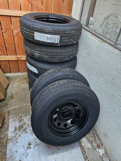 NEW TRAILER TIRE 6 LUGS,225/75R15
SALE TIRE AND WHEEL EACH FOR SALE TOGHETER,ESPECIAL FOR TRAILERS ONLY FOR ANY QUESTION TEXT ME PLEASE HABLO ESPAÑOL