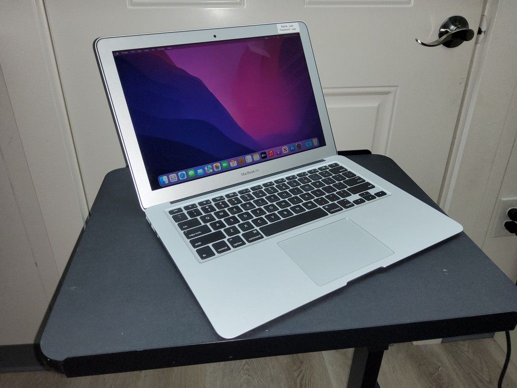 MacBook Air 13" 2015 Intel i5-5250U 1.6GHz 8GB 256GB SSD MacOS