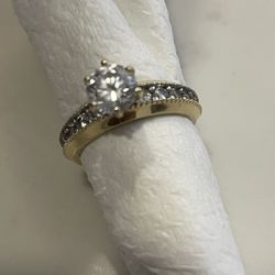 Women’s 14k Ring 