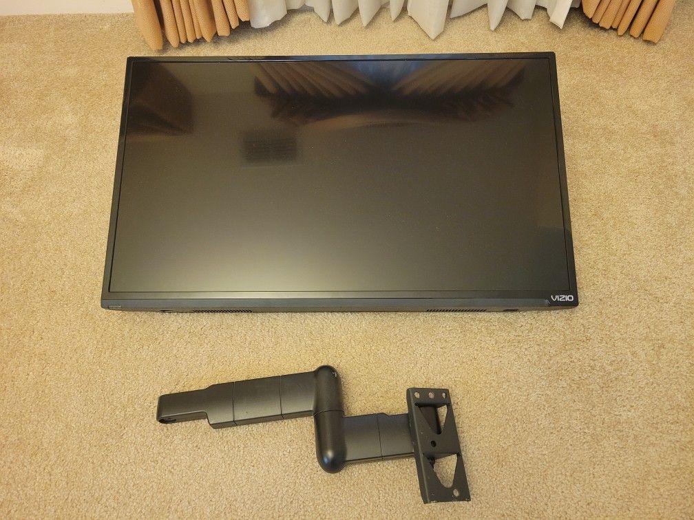 32 Inch With Wall Mount