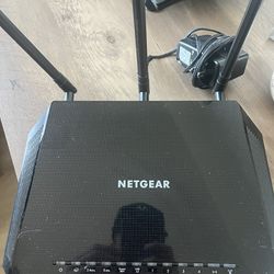 NETGEAR Nighthawk Smart Wi-Fi Router, R6700