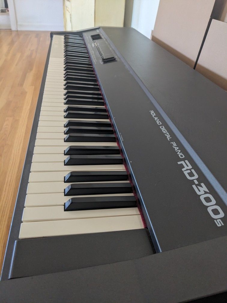 🎹 Roland RD-300S Digital Stage Piano – $275 OBO