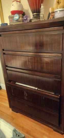 Dresser