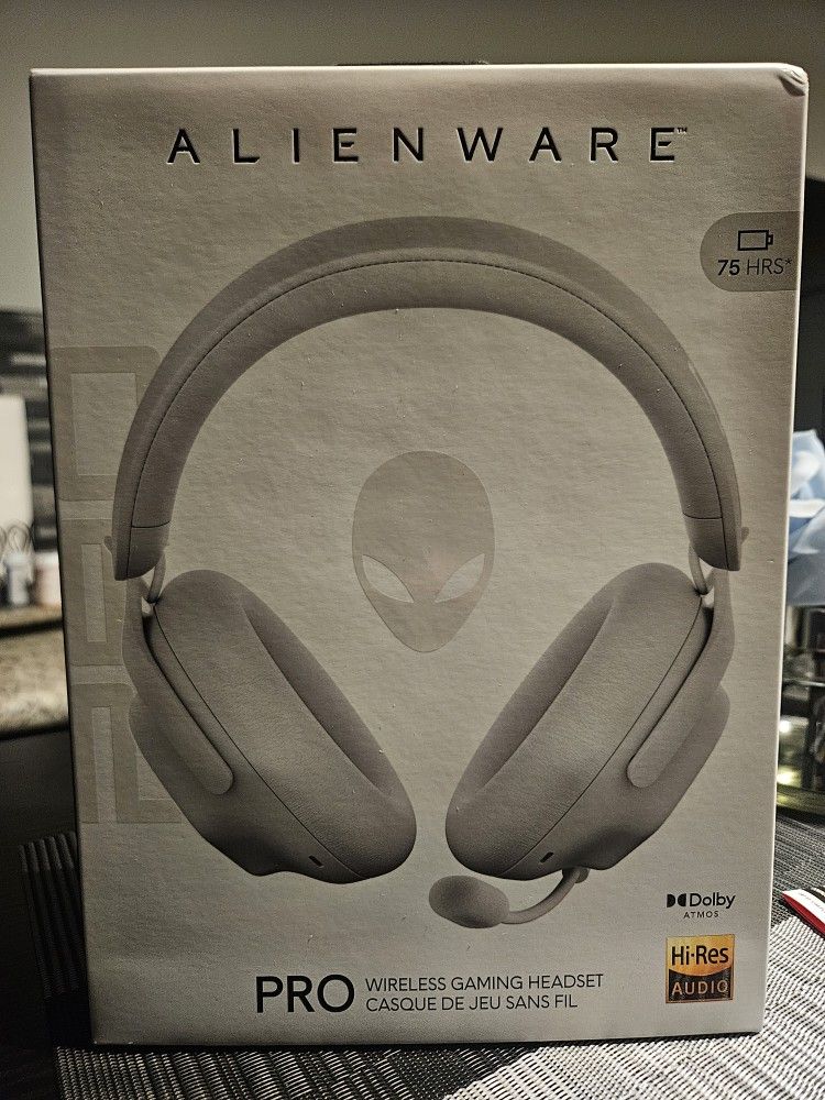 Alienware - Pro Wireless Gaming Headset for PC, PS5, PS4, Switch and Mobile - Lunar Light
