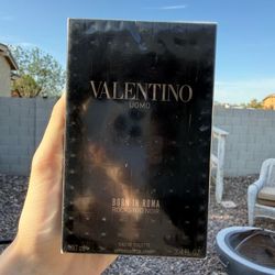 Valentino born in Roma,Rockstud Noir, 100ml bottle .