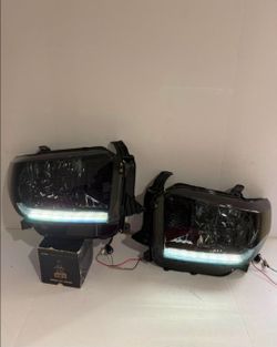 Toyota Tundra 2014-2021 Headlights
