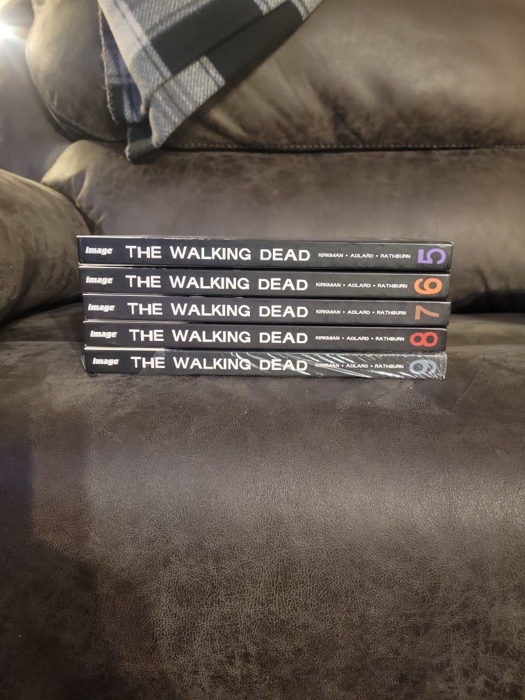 THE WALKING DEAD BOOKS 