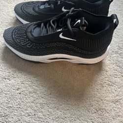 Brand new deadstock Nike shoes Size 11