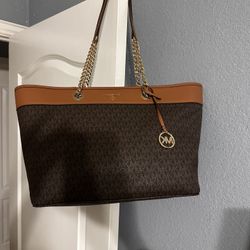 New Michael Kors Purse 