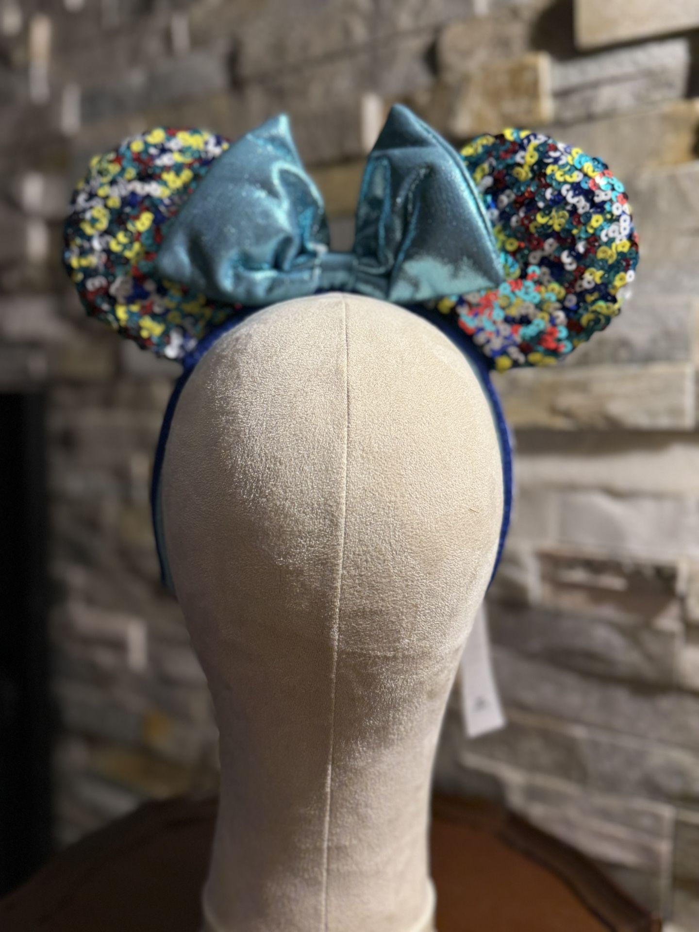 Disney Worlds Park 2022 OS Minnie Mouse Multi Color Sequin Ears Headbands NWT #DisneyEars #MinnieMouseEars #MinnieMouseHeadband #MulticolorDisneyEars