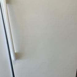 25 Cu Ft Up-right Freezer Fridge 