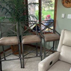 3 Counter High Bar Stools