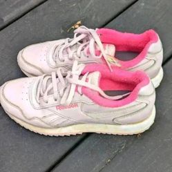 Girls Reebok Sneakers Royal Glide Ripple Rose - size  5 (big Girl) 