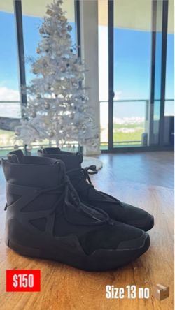 Nike Yeezy Air black size 13