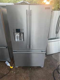 Frigidaire Professional 21.6 Cu. Ft. French Door Counter-Depth Refrigerator