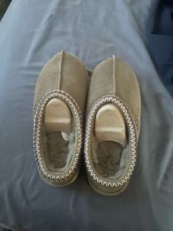 Ugg Tasman size 9 brand new no box