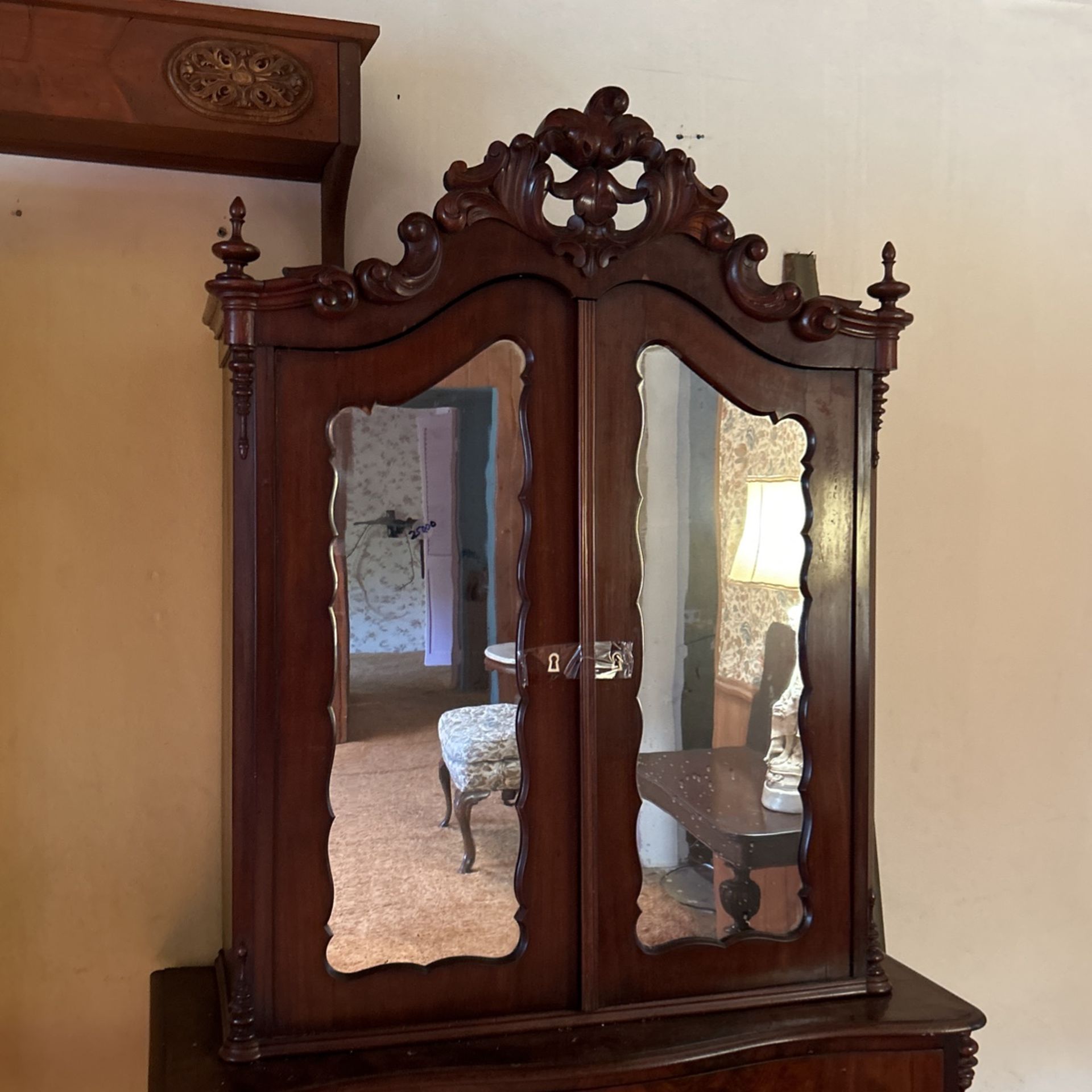 Antique buffet With Mirror Top Cabinet